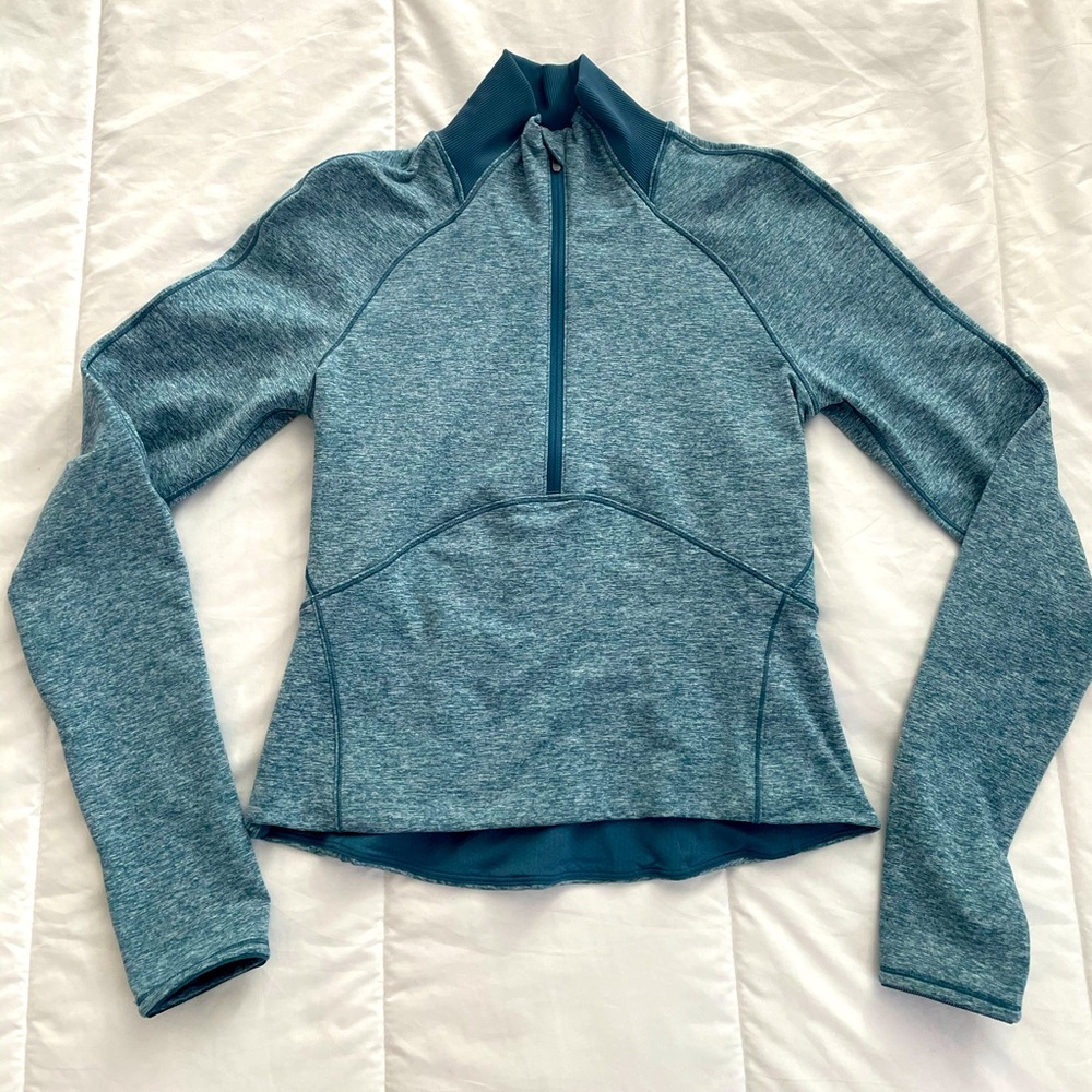 Super cute lululemon crop 3/4 zip sweater size 4